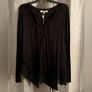 Super cute black top